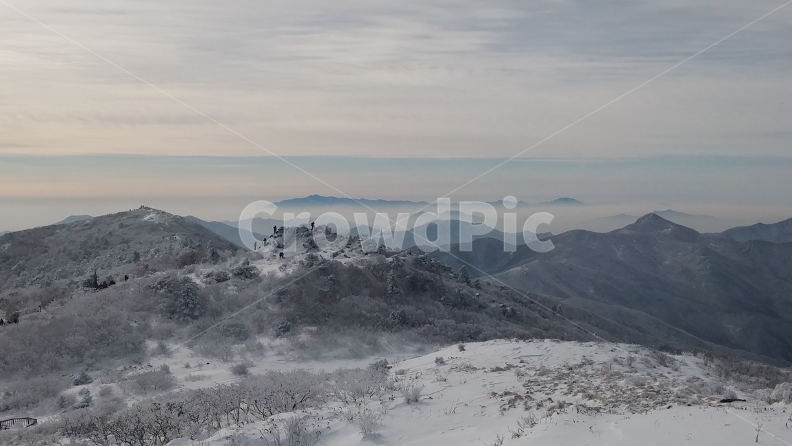 덕유산,산,풍경,눈,하늘,겨울,계절,winter,season,자연,풍경,nature,landscape,한국자연풍경,한국자연경관,korea nature landscape,mountain range,산맥,outdoors,옥외,mountain