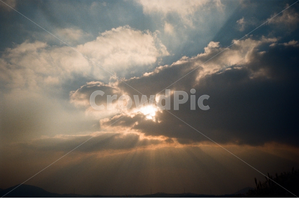 틴들,빛,해질녘,구름,하늘,제주,필름사진,노을,햇빛,자연,풍경,nature,landscape,light,flare,플레어,sunlight