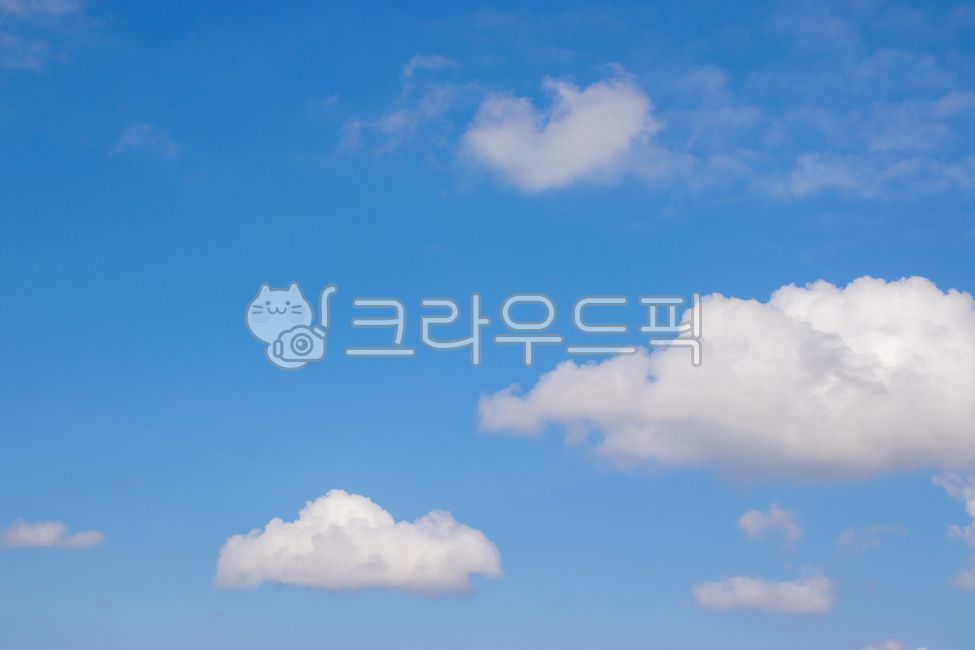 sky,cloud,cumulus,clouds,background,nature,natural,weather,day,clear,sunny,landscape,skyscape,cloudscape,white,blue,air,fluffy,environment