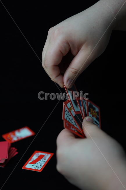 화투,화투패,고스톱,도박,게임,놀이,손가락,손동작,노름,하나후다,사람,인물,인간,human,person,신체일부,몸,body,게임,오락,놀이,game,play