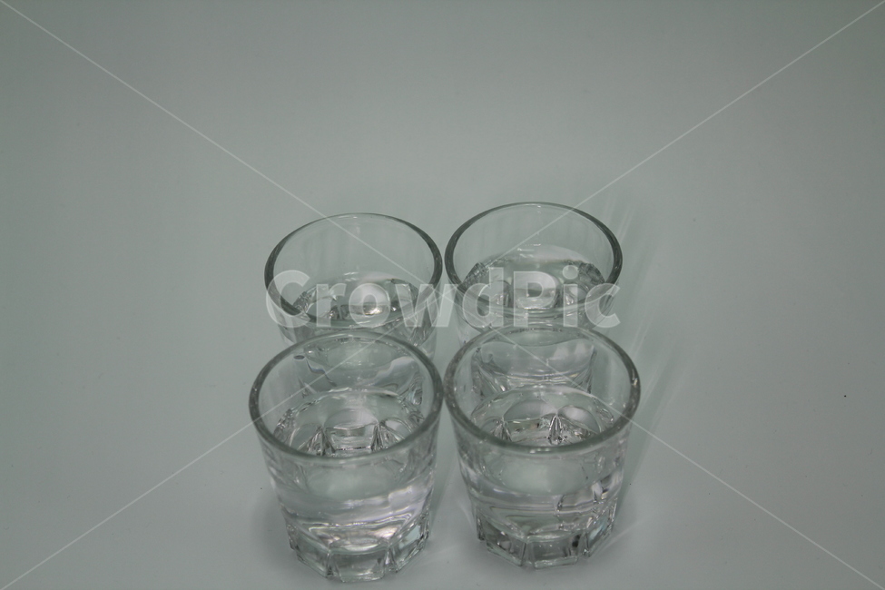 소주,소주잔,술잔,알콜,음주,한잔,소주잔들,투명,투명한잔,투명소주잔,사물,물건,오브젝트,thing,object,matter