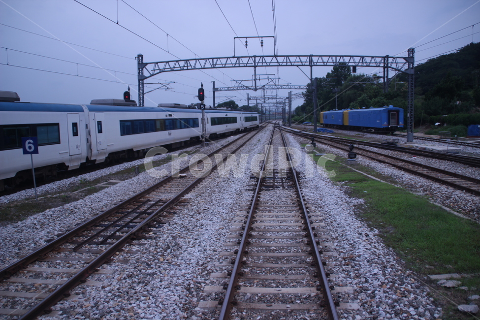 기차역,기차,열차,기찻길,철도,철로,누리호,대한민국기찻길,한국철로,trainstation,train,railroad,railway,railroadoftherepublicofkorea,railroadofsouthkorea,교통,교통수단,traffic,transportation