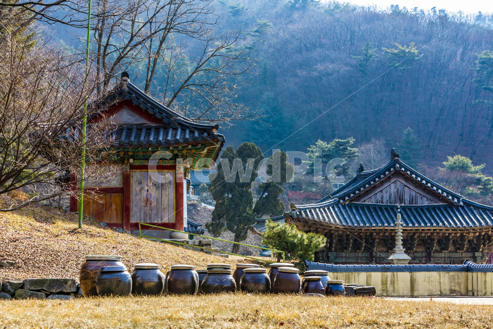 보광사,산사,사찰,문화유산,고찰,전통건축물,전통가옥,장독대,건축물,한국전통,한국문화,korean traditional,korean culture,건축물,건물외관,exterior,building,structure,architecture,construction