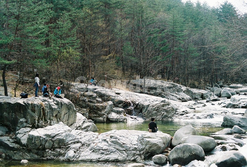 산,산계곡,산나무,계곡,나무,산돌,자연,풍경,nature,landscape,한국자연풍경,한국자연경관,korea nature landscape,water,물,outdoors,옥외,human,인간,person,사람