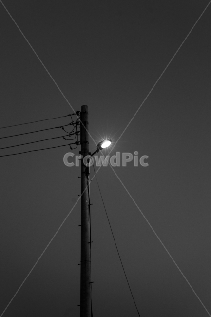 흑백,하늘,전등,흑백사진,blackandwhite,sky,lamp,landscape,풍경,풍경사진,정물,정물사진,흑백,모노톤,monochrome,black and white