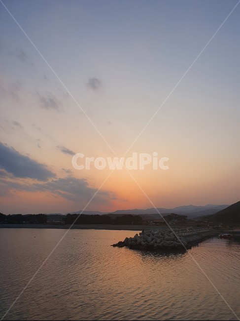 노을,황혼,일몰,sunset,redsky,붉은하늘,dawn,dusk,자연풍경,노을풍경,바다풍경,바다노을,빛,light,플레어,flare,sunlight,햇빛,sky,하늘,대비,구름,바닷가,nature,자연,outdoors,옥외,방파제,한국자연풍경,자연,풍경,nature,landscape