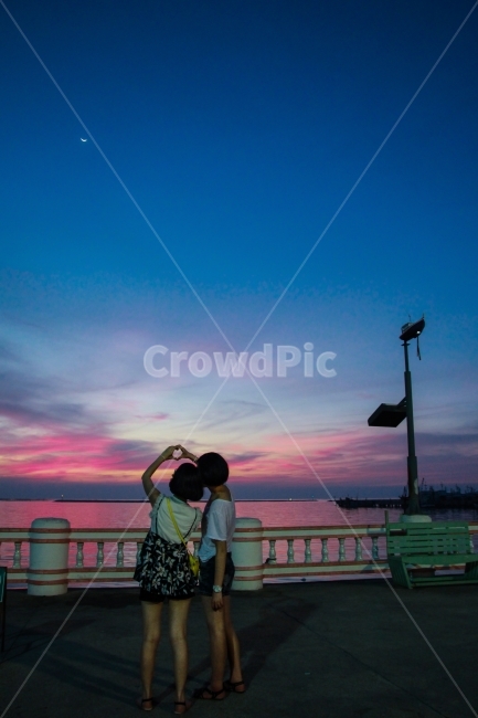 노을,suncet,여행,travel,동행,자유,자매,친구,우정,사랑,동남아,하롱베이,동남아시아,태국,태국적인,감성,감성사진,감성적인,일출,일몰,석양,sunset,하늘,구름,해질녘,feeling,emotion,companion,감,성sensible,색깔,색,상색채색감,color,sense,sensitivity,feelingofcolo,r연출,컨셉,콘셉,direction,concept,우정친구손하늘노을해질녘사람인물인간humanperson신체일부몸body제스처표시손짓표현gesturehandsignexpression감정표현기분feelingemotionfriendshipcompanion감성sensible색깔색상색채색감colorsensecolorsensitivityfeelingofcolor연출컨셉콘셉directionconcept,사람,인물,인간,human,person,여성,여자,woman,female,lady,친구,우정,friendship,companion,여행,휴가,traveling,vacation,trip,색깔,색상,색채,색감,color sense,color sensitivity,feeling of color