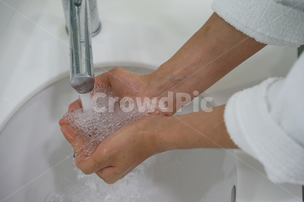 finger,fine dust,Cleanliness,washstand,Washing hands,wash,dust storm,hygiene,watercourse,bathroom,restroom,hand