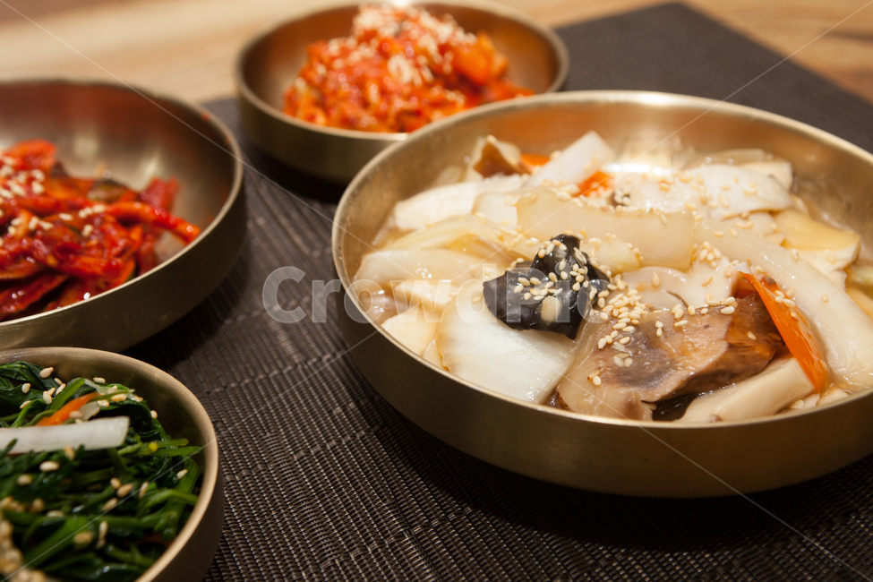 한식,음식,반찬,food,한국음식,먹거리,koreanfood,sidedishes,나물,국,김치,soup,kimchi,식탁,table,한끼,식사,meal,조림,무말랭이,시금치,아침,점심,저녁,breakfast,lunch,dinner,밥상,음식,식재료,요리,food,cook,meal,dishes,food reserves,한식,한국음식,한국요리,korean food,korean dishes,korean meal,korean cook