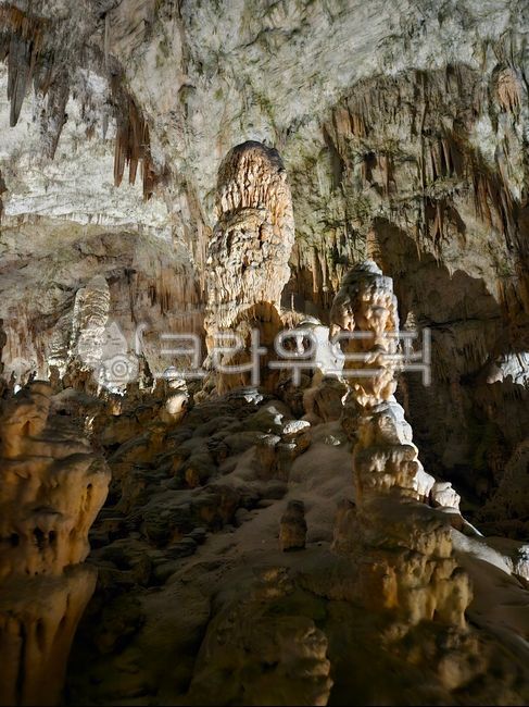 cave,동굴,포스토이나,석회동굴,야마동굴,postoija,슬로베니아,포스토이나동굴,석회,카르스트지형,카르스트,nature,자연,야마,발칸,발칸반도,유럽