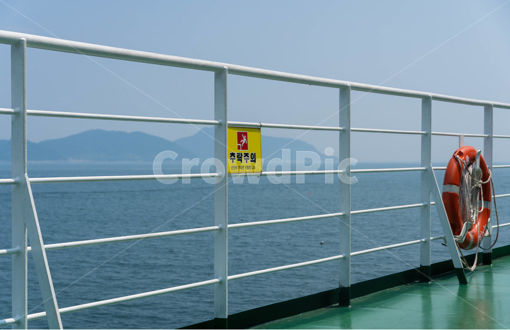 경고사인물,표지판,추락주의,배,바다