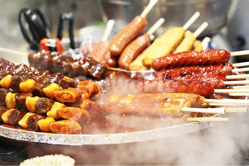 음식,분식,순대,소세지,핫바,핫도그,꼬치,대나무꼬지,간식,추억,핫바꼬지,오뎅꼬지,떡꼬치,겨울,따뜻함,김,겨울음식,거리음식,요리,막대,food,cooking,snack,sundae,sausage,hotbar,hotdog,skewers,bambooskewers,winters,warmth,streetfood,음식,식재료,요리,food,cook,meal,dishes,food reserves,한식,한국음식,한국요리,korean food,korean dishes,korean meal,korean cook
