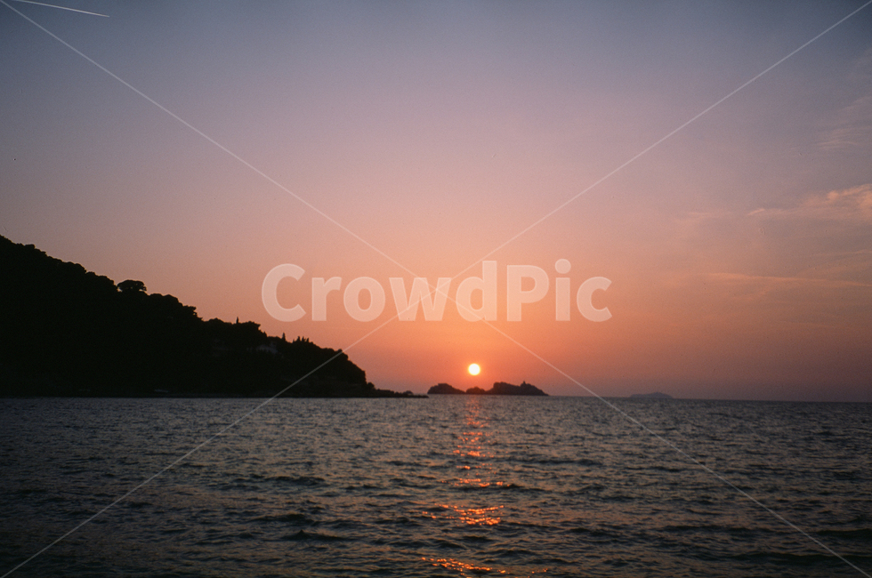 film,감성,필름,노을,바다,일몰,자연,풍경,nature,landscape,outdoors,옥외,dusk,황혼,sunset,dawn,새벽,sky,하늘,red sky,붉은 하늘,sunlight,햇빛