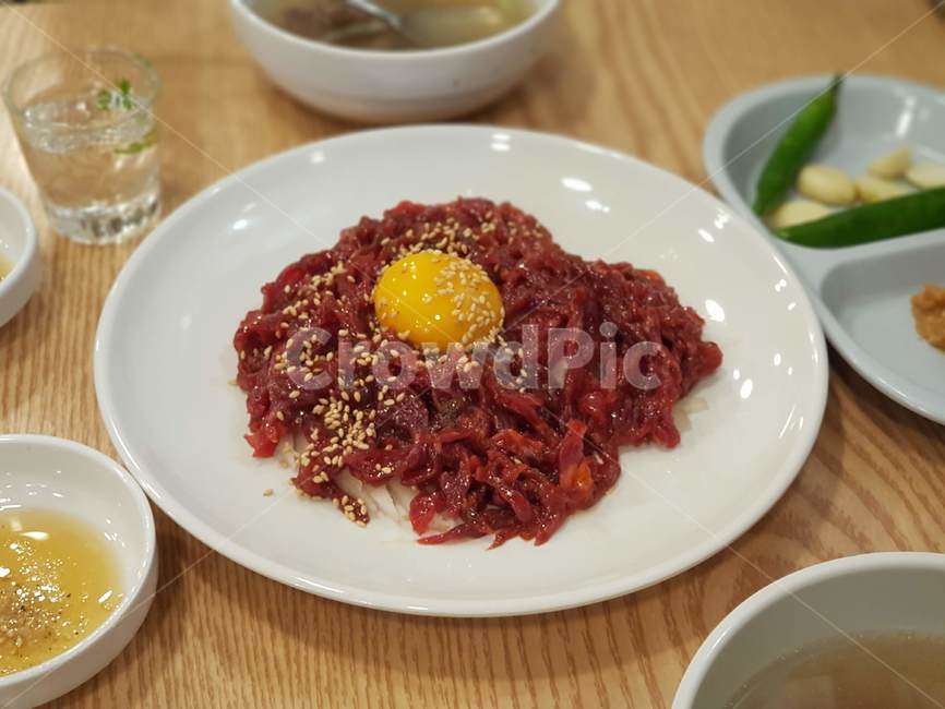 음식,육회,광장시장,요리,소고기,고기,food,rawbeef,서울,동대문,한국음식,koreanfood,음식,식재료,요리,food,cook,meal,dishes,food reserves,육류,고기,meat,한식,한국음식,한국요리,korean food,korean dishes,korean meal,korean cook