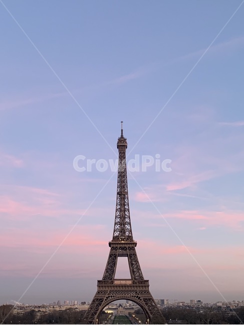 파리,프랑스,paris,france,에펠탑,eiffeltower,eiffel,building,건물,architecture,건축물,tower,탑,spire,첨탑,steeple,뾰족한탑,하늘,sky,랜드마크,landmark,tourist attraction,세계랜드마크,해외랜드마크,외국랜드마크,world landmark,world tourist attraction