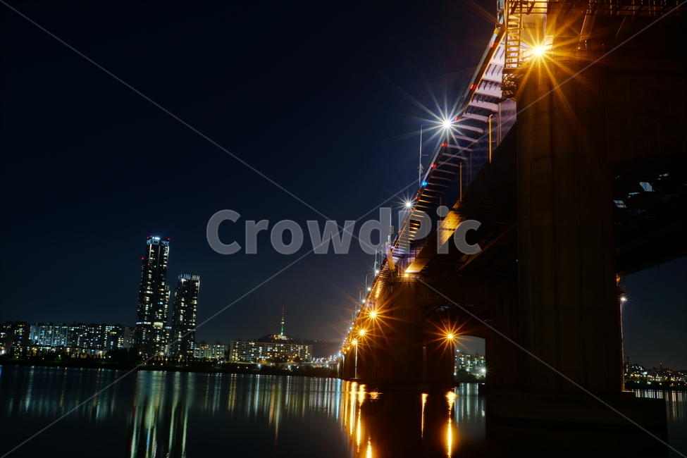 서울,동작대교,한강,사당,사당역,가로등,다리,한강다리,도시,city,야경,한국,korea,seoul,풍경,landscape,nightview,nightscene,nightscape,불빛,건물,river,강,light,빛,flare,플레어,난간,banister,교량,교각,hangang,서울야경,한국야경,한강야경,building,빌딩,야경,밤,풍경,nightscape,night,landscape,도시,city,한국도시풍경,한국도시경관,korea cityscape