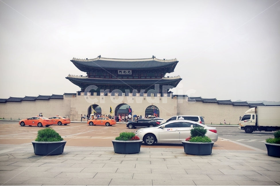 서울,Seoul,경복궁,길,광화문,한국전통,한국문화,korean traditional,korean culture,랜드마크,landmark,tourist attraction,한국랜드마크,한국관광지,한국명소,korea landmark,korea tourist attraction,교통,교통수단,traffic,transportation,building,건물,architecture,건축물,vehicle,차량,automobile,자동차,car,차,wheel,바퀴,machine,기계,urban,어반,town,도시,city,시티,downtown,도심,metropolis,중심지