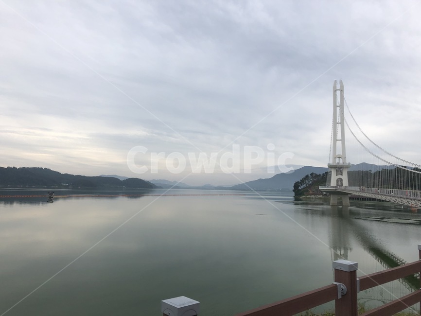 호수,water,물,다리,현수교,풍경,아침,새벽,저수지,힐링