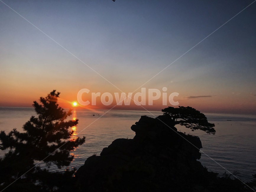 nature,자연,redsky,붉은하늘,sunset,새벽,황혼,일몰,일출,하늘,하조대,자연,풍경,nature,landscape,outdoors,옥외,red sky,붉은 하늘,sky,dusk,dawn