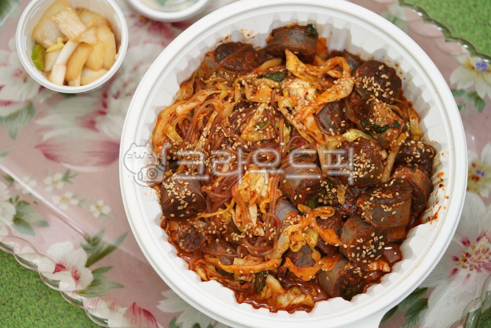 순대,순대볶음,간식,야식,먹거리,음식,배달,요리,술안주,한식,육류,육식,food,안주거리