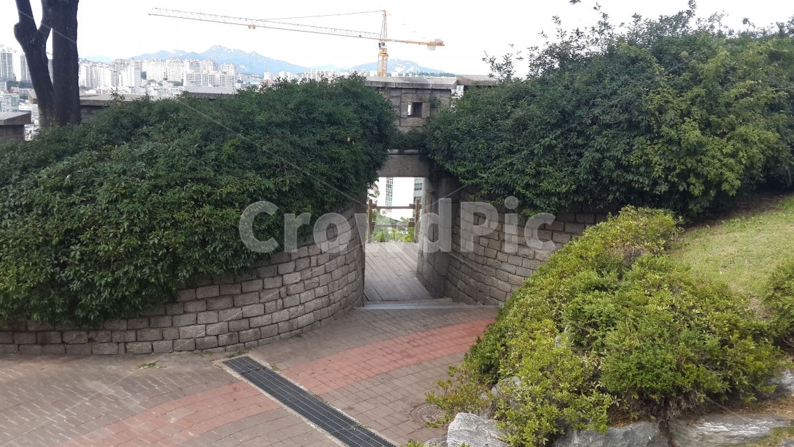 혜화동,서울성곽,낙산공원,풍경사진,돌문,도시,풍경,city,landscape,한국도시풍경,한국도시경관,korea cityscape,flagstone,판석