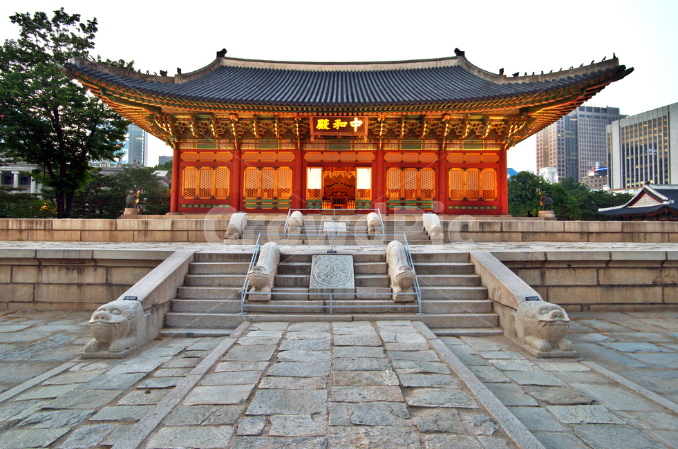 중화전,덕수궁,고종,대한제국,덕수궁정전,보물제819호,야경,밤,풍경,nightscape,night,landscape,한국전통,한국문화,korean traditional,korean culture,랜드마크,landmark,tourist attraction,한국랜드마크,한국관광지,한국명소,korea landmark,korea tourist attraction,건축물,건물외관,exterior,building,structure,architecture,construction,건물,pagoda,탑,shrine,신사,worship,예배