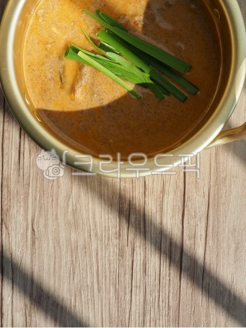 soup,lunch,asianfood,loachsoup,sidedish,hot,side dish,loachtang,chueotang,Korean food,Asian food,cooking,nutritious food,nutritionalfood,traditionalfood,koreanfood,Loach Soup,Chueotang,Korean,dinner,food,nickel silver pot,health food,Lunch,Soup,meal,Loach