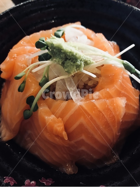 연어,푸드,생연어,연어덮밥,덮밥,연어사시미,일본분위기,음식,식재료,요리,food,cook,meal,dishes,food reserves,수산물,해산물,fishery products,seafood,일식,일본음식,일본요리,Japanese food,Japanese dishes,Japanese meal,Japanese cook