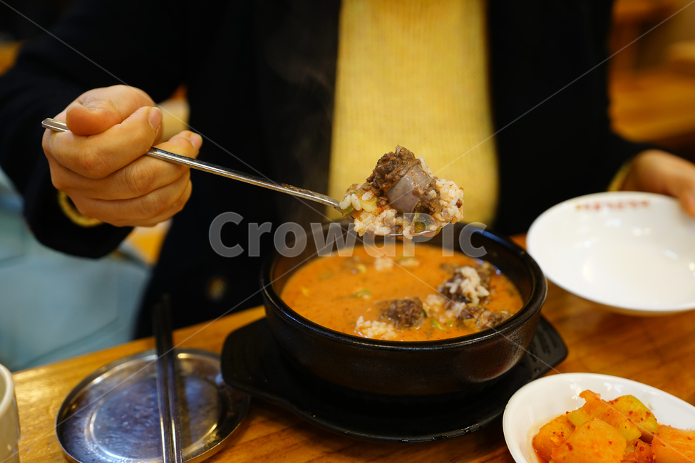 국밥,순대국밥,음식,식사,먹방,먹거리,국물요리,해장,해장국,국물,순대,뚝배기,한식,숟가락,음식,식재료,요리,food,cook,meal,dishes,food reserves,한식,한국음식,한국요리,korean food,korean dishes,korean meal,korean cook