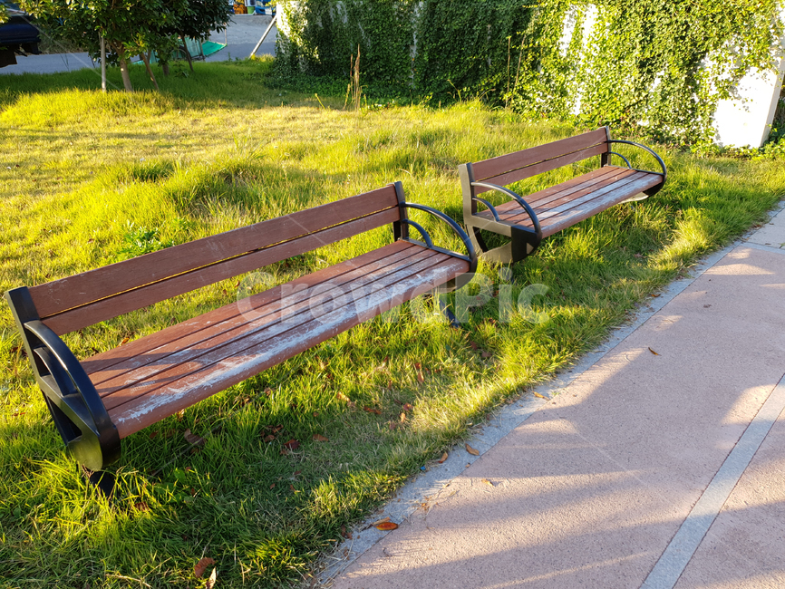 bench,벤치,parkbench,공원벤치,빛,그림자,휴식,감성,나무의자,저녁,해질녁,가을,힐링,rest,relaxation,healing,잡초,세월