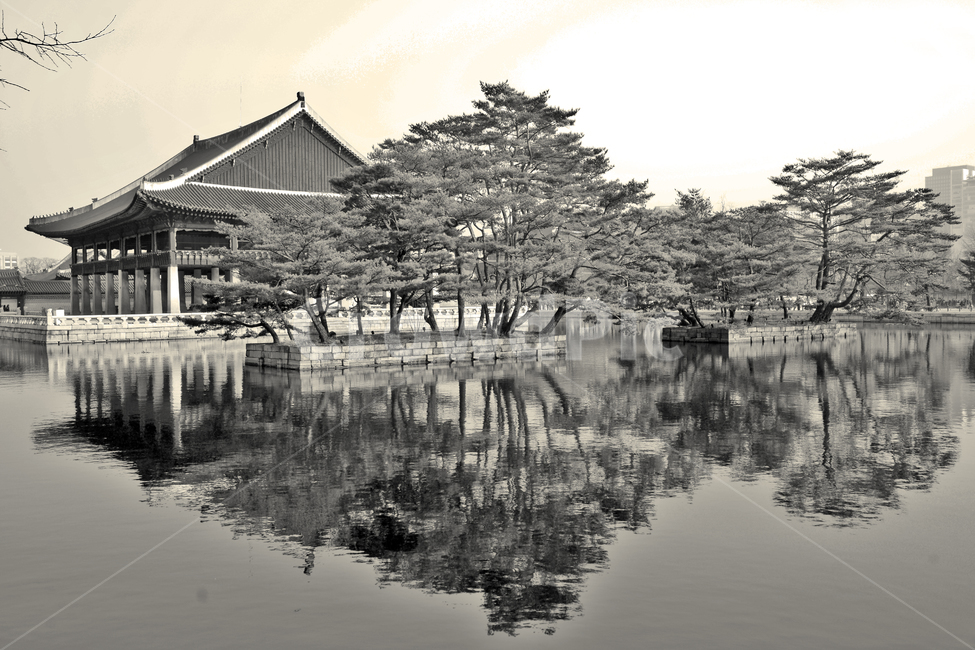 경회루,경복궁,연못,국보제224호,조선시대,궁궐,누정,누각,반영,흑백,한국전통,한국문화,korean traditional,korean culture,랜드마크,landmark,tourist attraction,한국랜드마크,한국관광지,한국명소,korea landmark,korea tourist attraction,흑백,모노톤,monochrome,black and white,건축물,건물외관,exterior,building,structure,architecture,construction