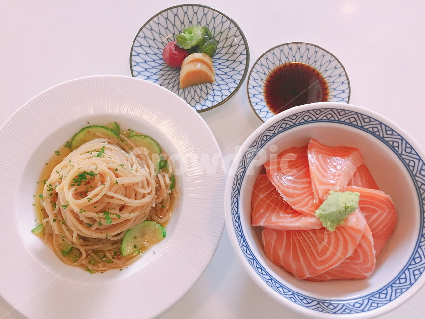 일식,연어,연어덮밥,알리오올리오,명란파스타,음식,식재료,요리,food,cook,meal,dishes,food reserves,일식,일본음식,일본요리,Japanese food,Japanese dishes,Japanese meal,Japanese cook,양식,서양음식,서양요리,western food,western dishes,western meal,western cook