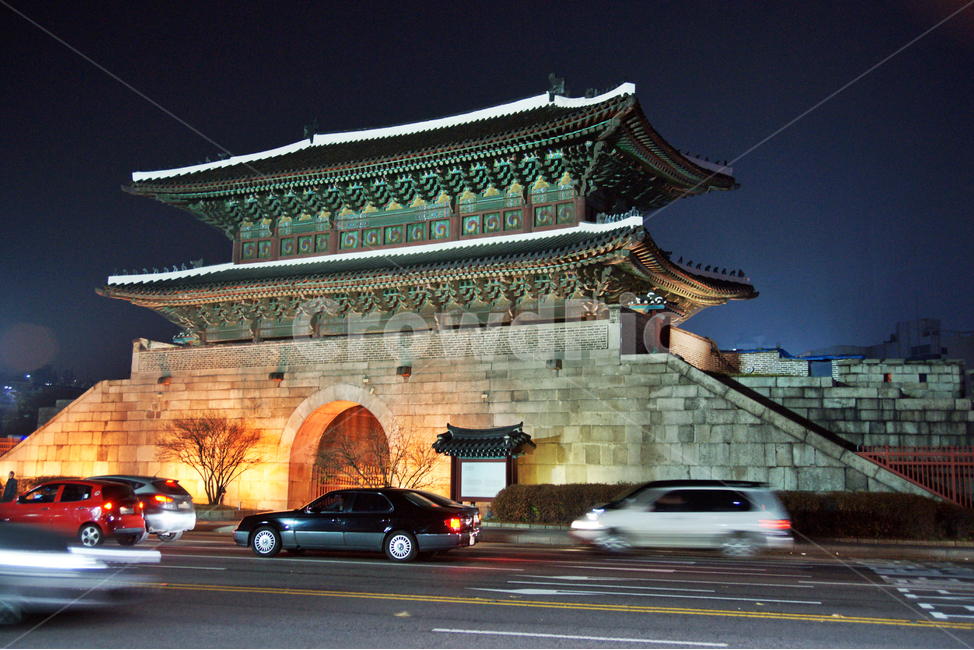 동대문,흥인지문,동문,보물제1호,조선후기,도성,사대문,종로구,야경,야경,밤,풍경,nightscape,night,landscape,한국전통,한국문화,korean traditional,korean culture,랜드마크,landmark,tourist attraction,한국랜드마크,한국관광지,한국명소,korea landmark,korea tourist attraction,건축물,건물외관,exterior,building,structure,architecture,construction,automobile,자동차,car,차,vehicle,차량,transportation,교통,건물,worship,예배,pagoda,탑,shrine,신사