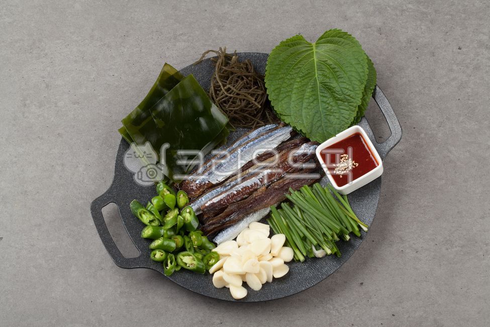 Gwamegi Hansang,Pohang and catfish,winter snacks,fish,vegetable,Guryongpo Gwamegi,Gwamegi,food,Pacific saury