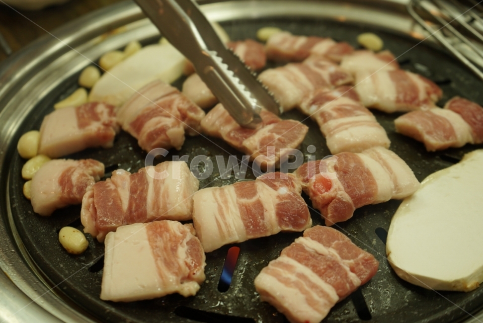 삼겹살,행복,국민음식,저녁,맛,버섯,요리,음식,식재료,요리,food,cook,meal,dishes,food reserves,육류,고기,meat,한식,한국음식,한국요리,korean food,korean dishes,korean meal,korean cook
