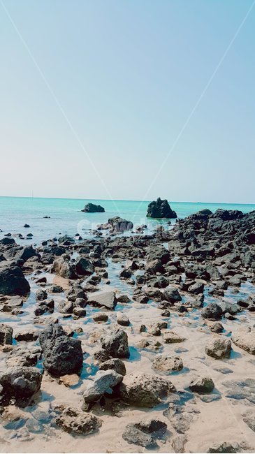 현무암,제주도현무암,제주도바다,에메랄드바다,수평선,조용한바다,자연의바다,자연,바다,힐링,따스함,조용한,맑은하늘