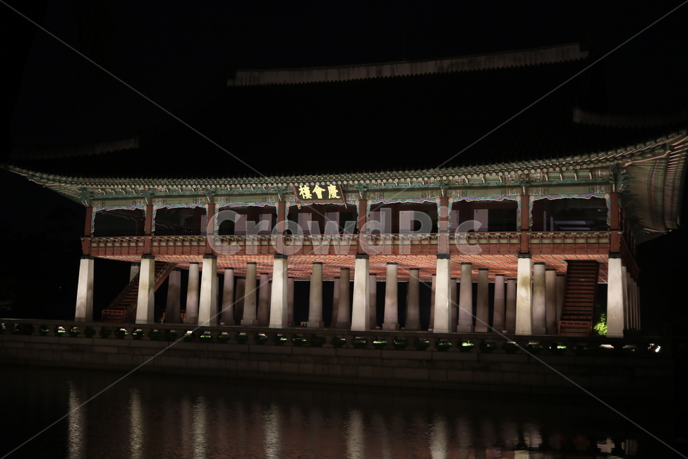 경복궁,경회루,야경,경북궁야경,누각,조선시대,gyeongbokgung,서울,seoul,景福宮,キョンボックン,ソウル,gyeonghoeru,慶会楼,야경,밤,풍경,nightscape,night,landscape,한국전통,한국문화,korean traditional,korean culture,랜드마크,landmark,tourist attraction,한국랜드마크,한국관광지,한국명소,korea landmark,korea tourist attraction,건축물,건물외관,exterior,building,structure,architecture,construction,건물