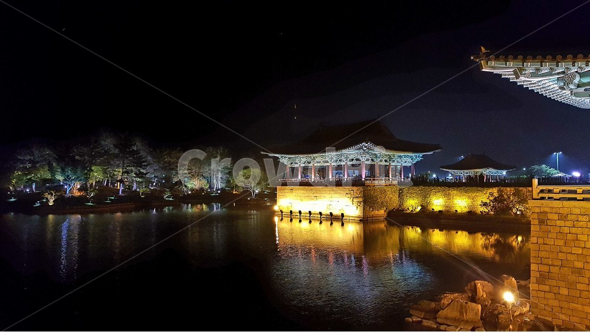 야경,불빛,호수,풍경,정자,경주,동궁과월지,안압지,야경,밤,풍경,nightscape,night,landscape,한국전통,한국문화,korean traditional,korean culture,랜드마크,landmark,tourist attraction,한국랜드마크,한국관광지,한국명소,korea landmark,korea tourist attraction,building,건물,architecture,건축물,castle,성,fort,요새
