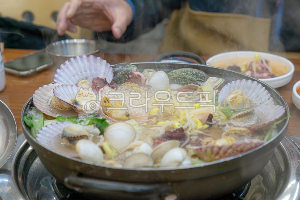 해물,해물전골,해물요리,해물칼국수,가리비,조개,전복,손,한식,음식,국물요리,전골