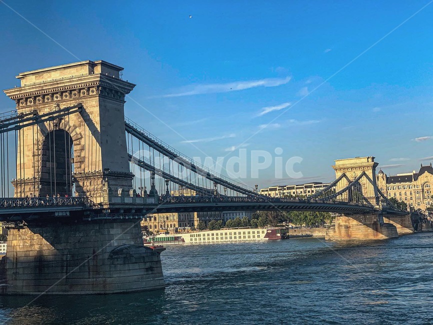 bridge,building,건물,유럽,다리,한강,강가,잔디밭,여유,휴식,헝가리,동유럽,부다페스트