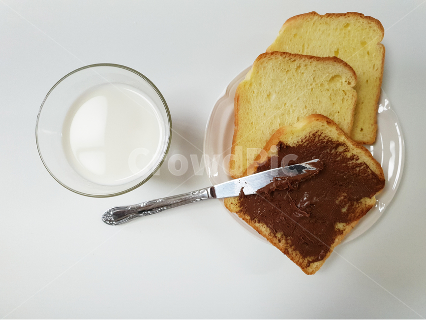 토스트,우유,초코,초코시럽,빵,초코크림,크림,아침식사,간편식,식사,접시,다이어트,샌드위치,컵,음식,식재료,요리,food,cook,meal,dishes,food reserves,아침식사,조식,브런치,breakfast,brunch,연출,컨셉,콘셉,direction,concept