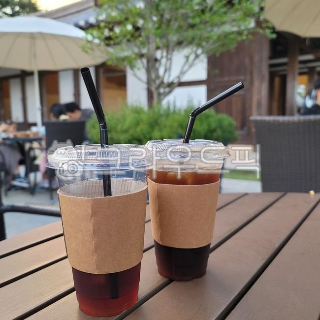 Ice americano,two cups of coffee,cafe,coffee,coffees