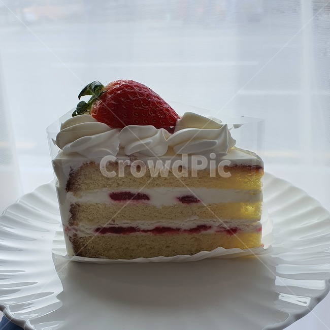 food,음식,dessert,디저트,케이크,cake,생크림,딸기,딸기생크림케이크,딸기케이크