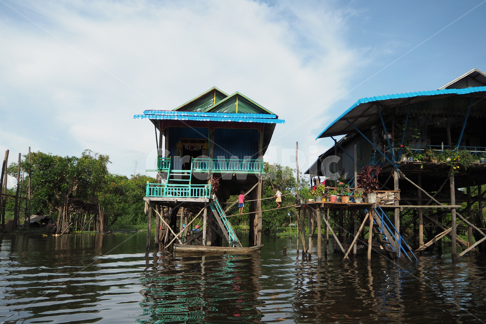 캄보디아,해외,하늘,강,구름,집,수상가옥,마을,동남아시아,cambodia,overseas,southeastasia,sky,river,cloud,house,floatinghome,village,해외,외국,세계,foreign,oversea,world
