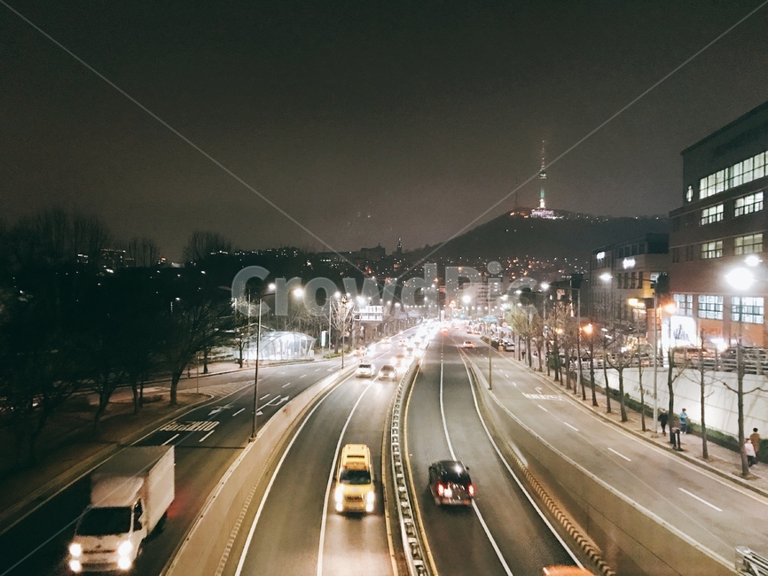 서울,남산타워,도시,도로,밤,seoul,seoultower,city,한국,korea,night,야경,미세먼지,야경,밤,풍경,nightscape,night,landscape,도시,city,한국도시풍경,한국도시경관,korea cityscape,road,freeway,고속 도로,highway,고속도로