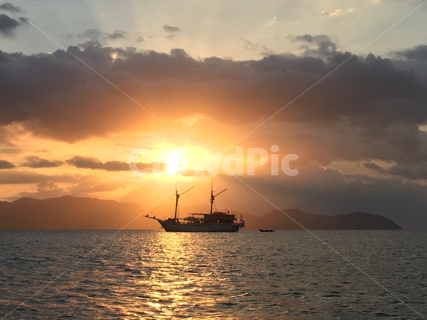 빛,보트,light,sunset,바다,sea