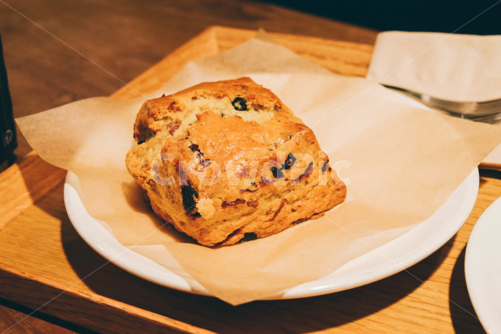 스콘,카페,빵,베이커리,커피,티타임,scone,bread,cafe,음식,음식,식재료,요리,food,cook,meal,dishes,food reserves,빵,bread,디저트,간식,후식,dessert,snack,감성,sensible,feeling