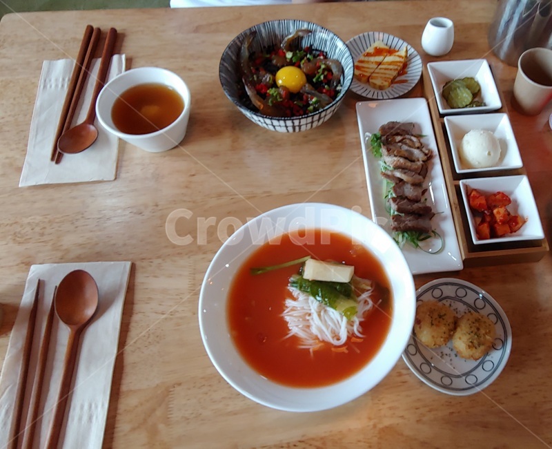 국수,새우,김치,접시,덮밥,국,음식,식재료,요리,food,cook,meal,dishes,food reserves