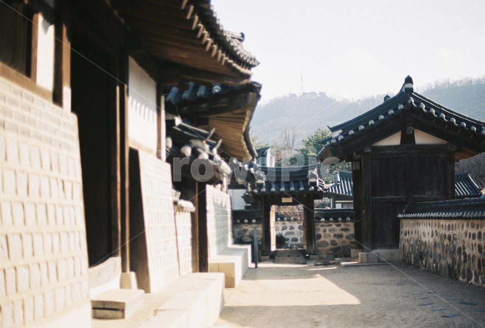 감성사진,감성,필름,아날로그,film,analog,한옥마을,한옥,한국,전통,한국전통,한국문화,korean traditional,korean culture,감성,sensible,feeling,건축물,건물외관,exterior,building,structure,architecture,construction