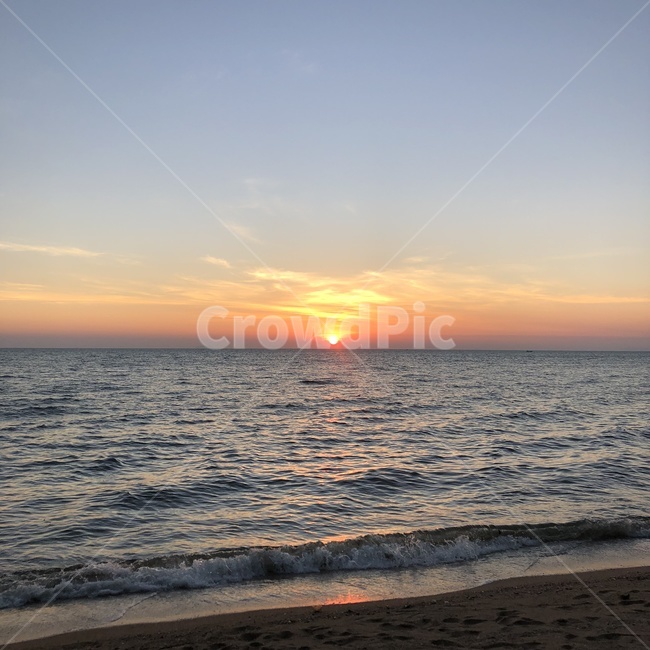 일몰,석양,해,해변,바다,자연,풍경,nature,landscape,해변,바다,beach,sea,outdoors,옥외,sunlight,햇빛,dusk,황혼,sunset,sky,하늘,dawn,새벽,red sky,붉은 하늘
